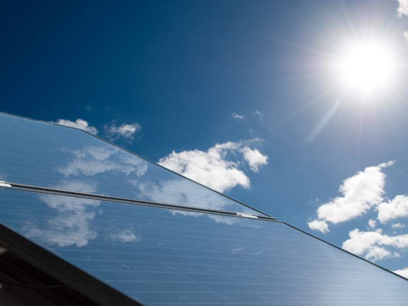 Projeto de cientistas do MIT quer captar 40% do calor solar para produzir hidrogênio 100% verde